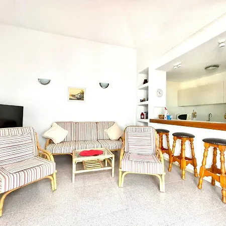 Bungalow Para Nudistas, Con Vista A La Piscina, En Charco del Palo