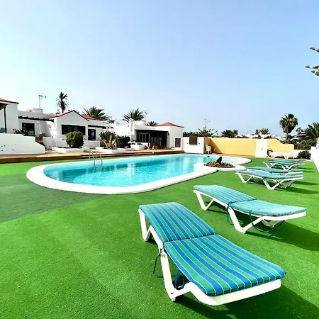 Apartment Bungalow Para Nudistas, Con Vista A La Piscina, En Charco del Palo