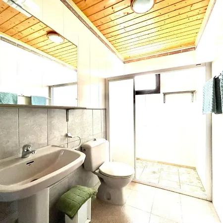 Bungalow Para Nudistas, Con Vista A La Piscina, En Appartement *