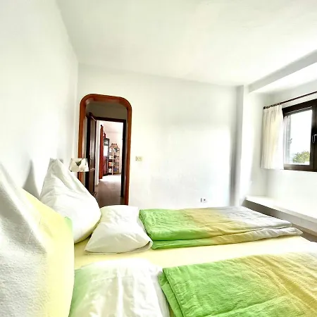 Bungalow Para Nudistas, Con Vista A La Piscina, En شقة *